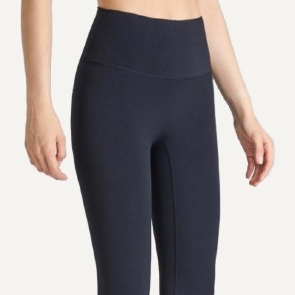 High-Waisted Leggings in Solid Colors - detail