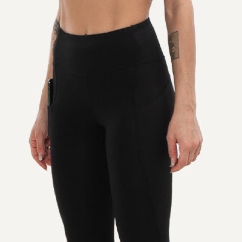 High-Waisted Leggings with Side Pockets - detail