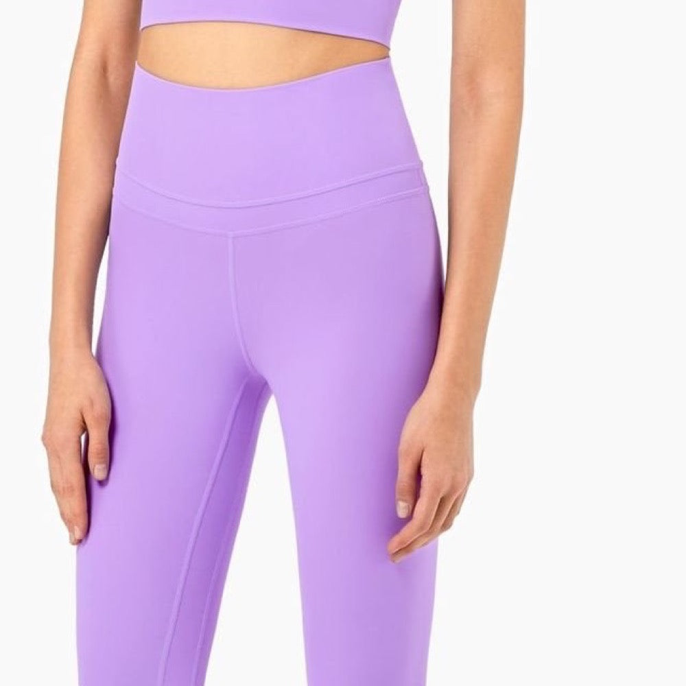 High-Waisted Leggings with Side Seam Detail - detail