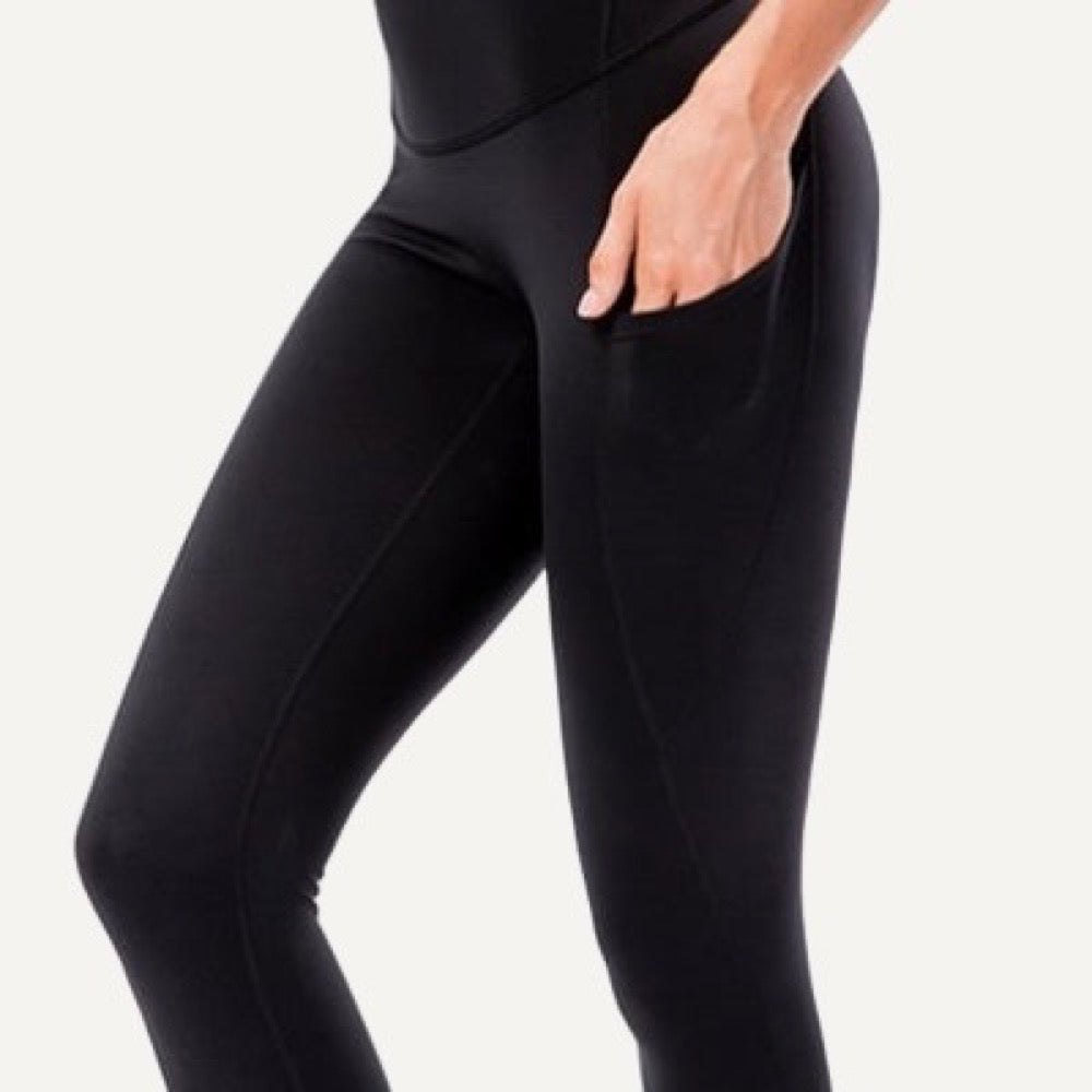 High-Waisted Leggings with Side Pockets - detail