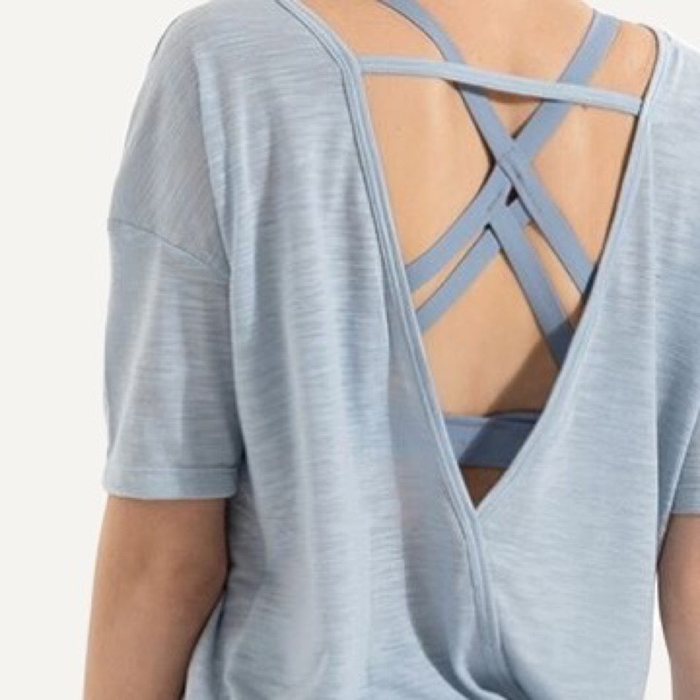 Loose Short Sleeve Top with Open Back - detail