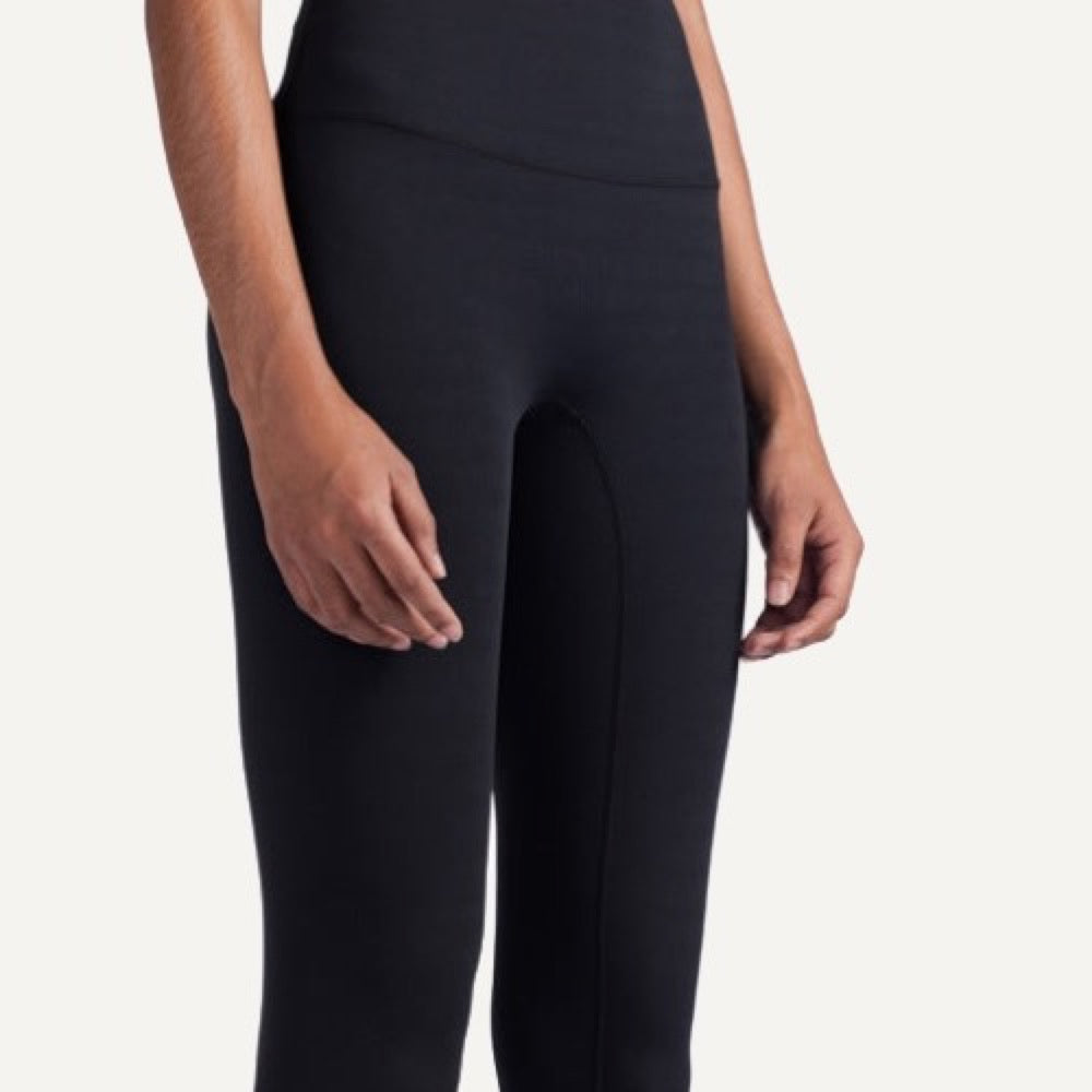 High-Waisted Capri Leggings - detail