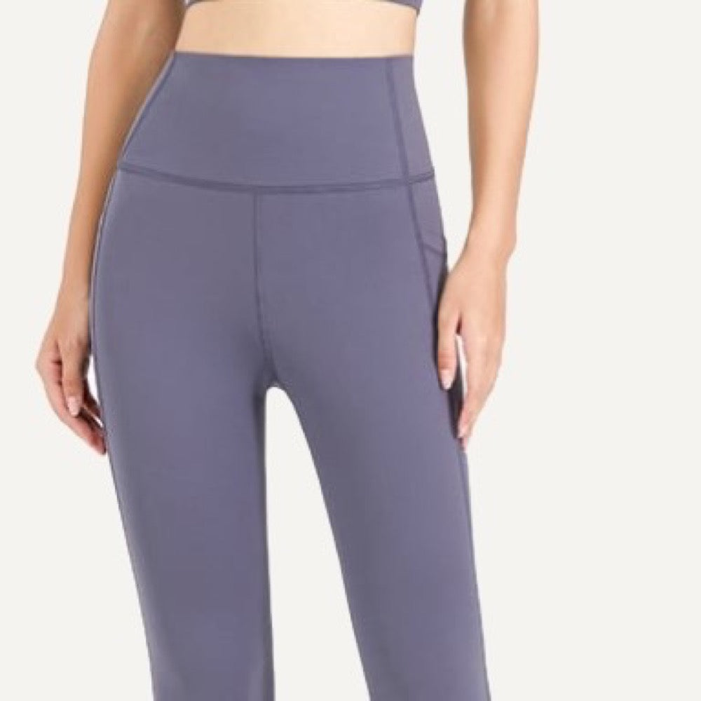 High-Waisted Cropped Leggings with Side Pockets - detail